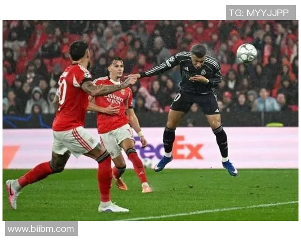 那不勒斯大胜本菲卡红牌事件引发全场热议历史冷门再现