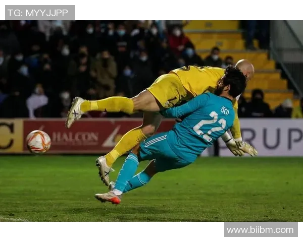 国王杯激战：拜仁狂胜巴萨五球乌龙球成全场焦点