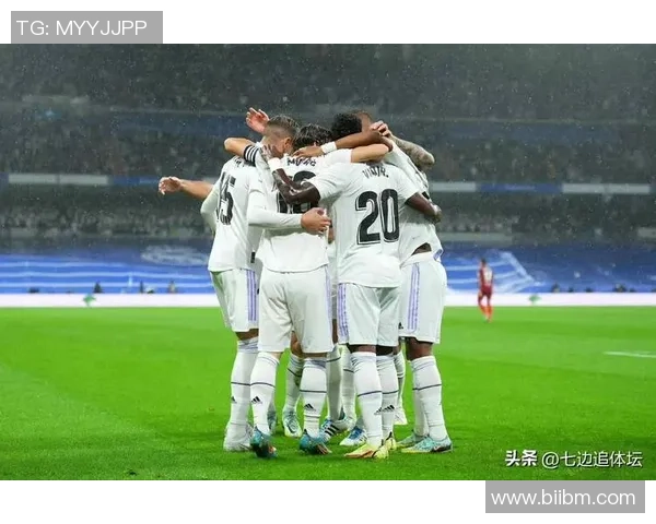 国米逆转皇马友谊赛精彩瞬间乌龙球成比赛转折点引发全场狂欢 国米逆转皇马友谊赛精彩瞬间乌龙球成比赛转折点引发全场狂欢