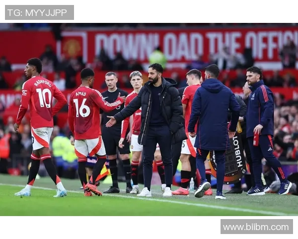 英超激战曼联逆转波尔图点球大战成关键时刻引发全场狂欢