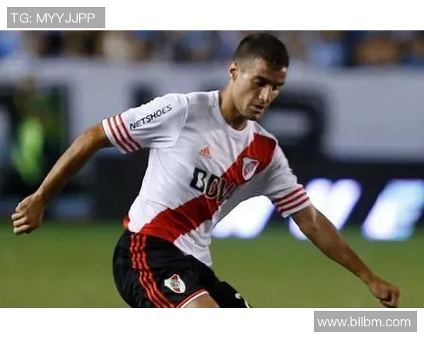 英超激战尤文图斯逆转波尔图转会传闻引发热议全场沸腾 英超激战尤文图斯逆转波尔图转会传闻引发热议全场沸腾